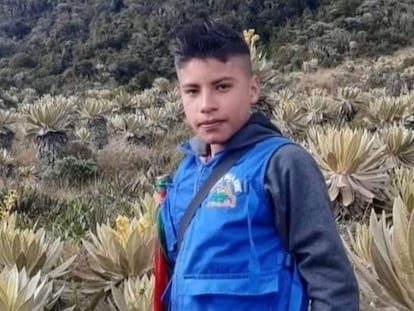 Breiner David Cucuñame, joven de 14 años del resguardo indígena Las Delicias (Cauca), en Colombia.
