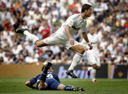 Ronaldo salta por los aires durante el pasado Real Madrid-Tenerife.