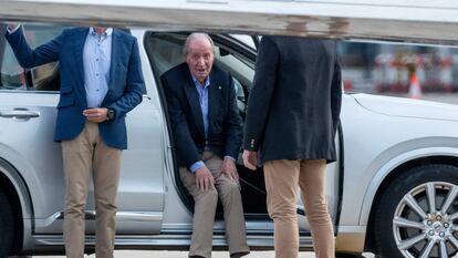 El rey emérito Juan Carlos I, a su llegada a Sanxenxo, Pontevedra, el 19 de mayo de 2022.