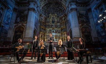 El Sollazzo Ensemble durante su actuación en la iglesia del monasterio de San Jerónimo.