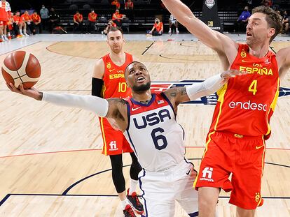 Pau Gasol ante Lillard durante el amistoso entre España y Estados Unidos en Las Vegas, el 18 de julio.