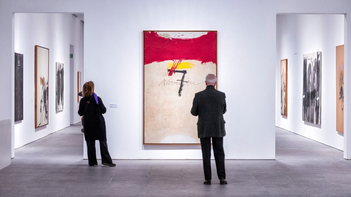 Los trabajadores de mediación cultural y atención al público del Museo Reina Sofía inician una huelga indefinida | Cultura