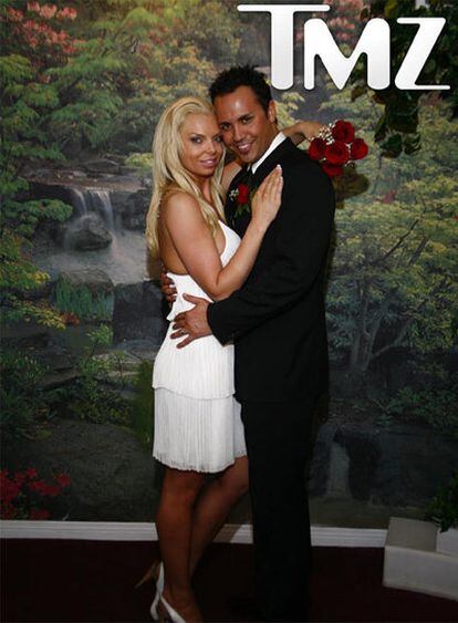 Ryan Jenkins y Jasmine Fiore durante su boda en Las Vegas en 2008
