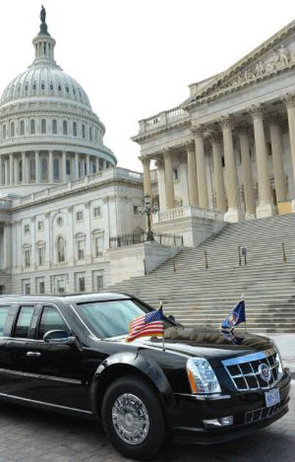 Una imagen inusual: el coche oficial del presidente Obama, aparcado en el Capitolio.