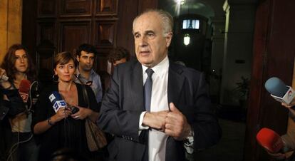 Rafael Blasco, a la salida del juzgado de Valencia tras declarar casi nueve horas.