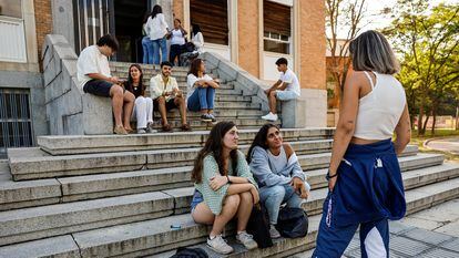 Estudiantes en la Universidad Complutense de Madrid, en septiembre.