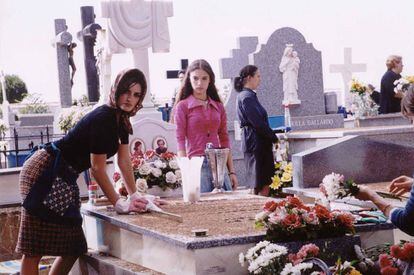 Pedro Almodóvar ha retratado las costumbres de los pueblos manchegos en su cine. En la película, una escena de 'Volver' (2006).