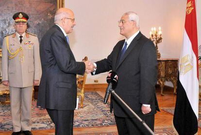El Baradei toma posesión de su cargo ante el presidente interino Adli Mansur.