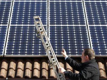 Paneles fotovoltaicos en una planta de Coburgo (Alemania).