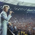 David Bowie actuando en el Live Aid en el estadio de Wembley (Londres) en 1985.