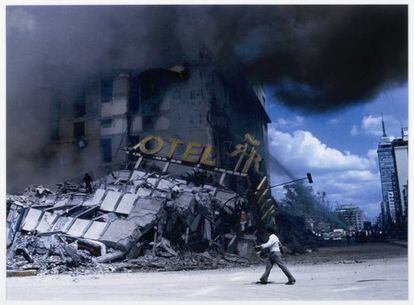 El Hotel Regis, en el centro de Ciudad de México, después del terremoto de septiembre de 1985.