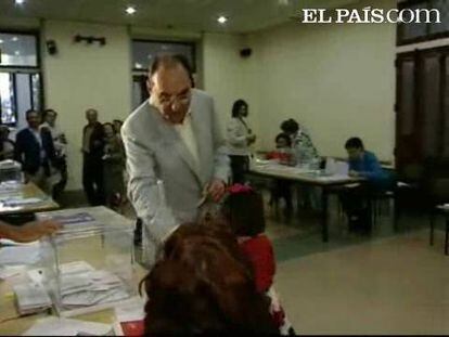 El candidato número cuatro del PP a las elecciones europeas, Aleix Vidal-Quadras, ha votado en Madrid. El popular ha declarado que "las cosas pintan bien para la participación" ya que el buen tiempo en la Comunidad de Madrid invita a que los electores acudan a votar.