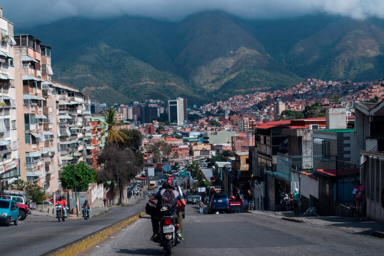 Una de las calles del barrio de Petare, en Caracas, en diciembre pasado.