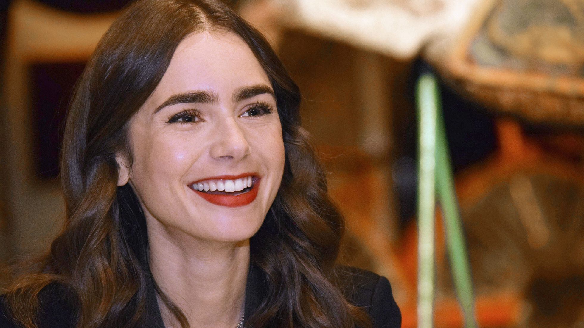 Lily Collins felicita el cumpleaños a su padre, Phil Collins, a pesar de  sus desavenencias: “No importa la edad que tenga. Siempre te necesitaré” |  Gente | EL PAÍS