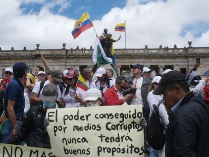 Manifestantes en la Plaza de Bolívar, el 20 de junio.