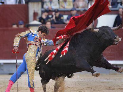 Un pase de pecho de José Tomás en la faena de Las Ventas.