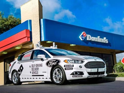 Domino's y Ford ya prueban la entrega de pizzas en coches autónomos