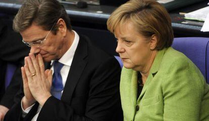 Angela Merkel y Guido Westerwelle, en Berl&iacute;n en 2010.