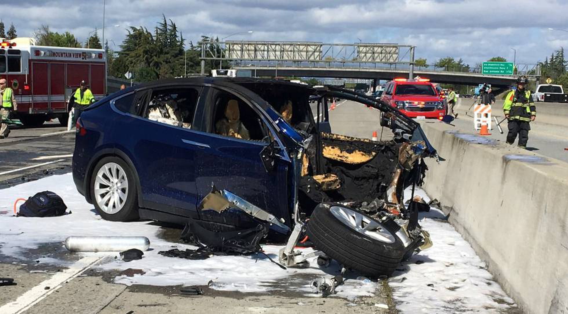 Tesla reconoce otro accidente mortal en un vehículo que circulaba con  piloto automático | Tecnología | EL PAÍS
