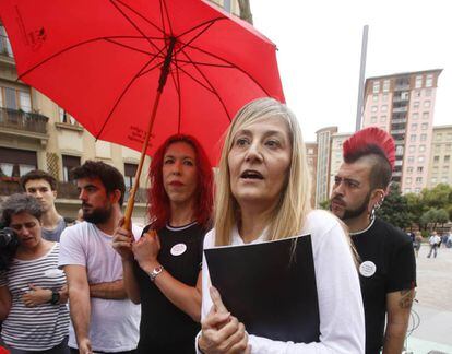 Conxa Borrell y Sabrina Sánchez, dos de las responsables del sindicato Otras, en Barcelona en agosto.