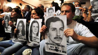Familiares de las víctimas de la masacre de Trelew, durante el juicio celebrado en enero de 2020.