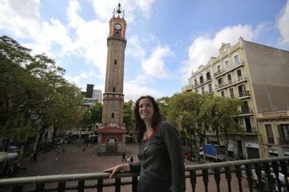 Carla Carbonell, en la plaza de la vila de Gr&agrave;cia