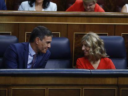 El presidente del Gobierno, Pedro Sánchez, y la vicepresidenta segunda y ministra de Trabajo, Yolanda Díaz.