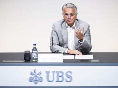 El CEO de UBS, Sergio P. Ermotti, el jueves presentando los resultados trimestrales, en Zúrich (Suiza).