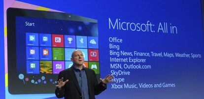 Steve Ballmer, director ejecutivo de Microsoft, durante el lanzamiento del nuevo sistema operativo Windows 8 en Nueva York, Estados Unidos