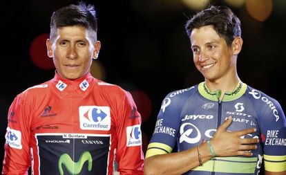 Nairo Quintana (i) junto a Esteban Chaves en el podio.