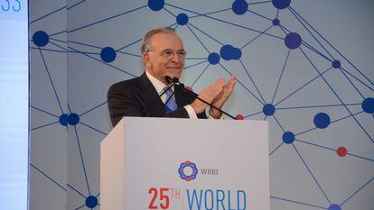 Isidro Fainé, presidente del instituto mundial de las cajas de ahorros, durante un evento del organismo.