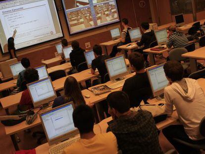 Estudiantes en un aula de la Universidad Carlos III.