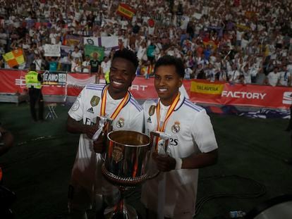 Vinicius y Rodrygo, el sábado tras conquistar la Copa del Rey.