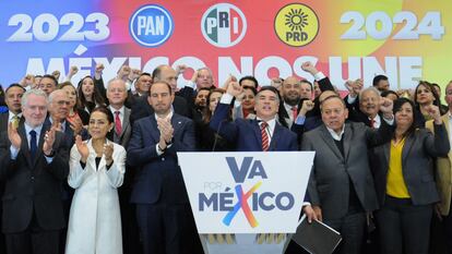 Los dirigentes del PRI, PAN y PRD, durante el anuncio de la coalición para las elecciones estatales de Coahuila, el pasado 12 de enero.