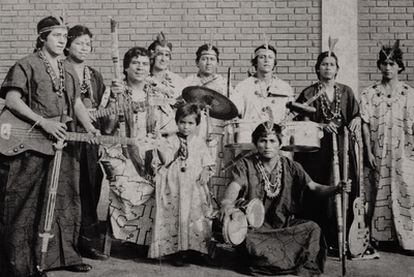 Los instrumentos tradicionales fueron sustituidos por guitarras eléctricas creando un nuevo sonido amazónico. En la foto, Juaneco y su Combo.