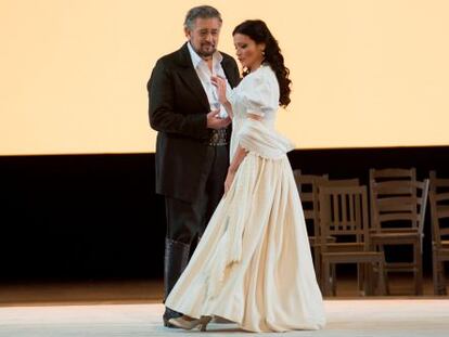 Pl&aacute;cido Domingo y Davinia Rodr&iacute;guez (Luisa Fernanda).