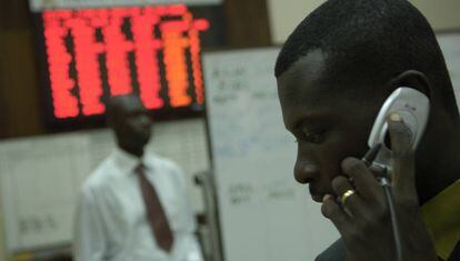 Empleados de la bolsa de Ghana, en Accra. 