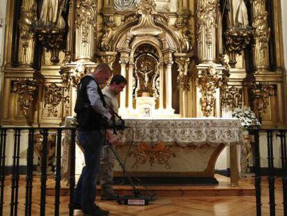 Trabajos para localizar los restos de Cervantes en el Convento de las Trinitarias de Madrid. 