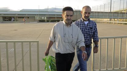Ignacio Miguel Gracia Arregui, 'Iñaki de Rentería', sale de la prisión de Soto del Real (Madrid) en 2011.