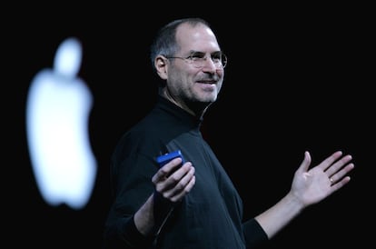 Steve Jobs, antiguo director de Apple, en una charla en San Francisco (California) en 2005, después de que varios años sabáticos le hicieran renacer como un narcisista "atemperado".