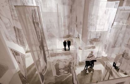 Una de las salas de la exposición 'Dopo' de Christian Boltanski, en Turín.