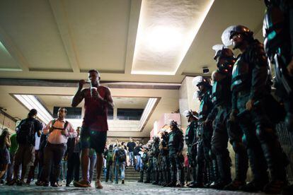 Polic&iacute;a de Brasil en una protesta
