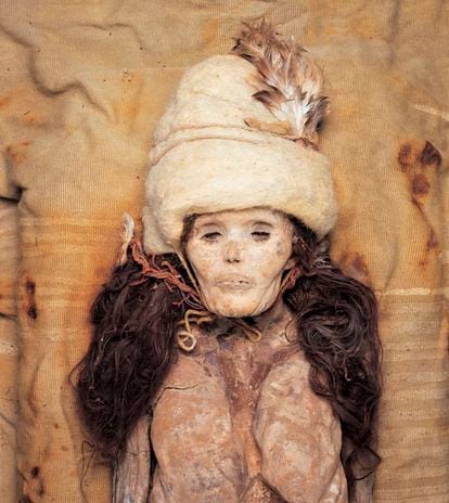 La Bella de Xiaohe, una momia de unos 3.800 años hallada en el desierto de Taklamakán (China).