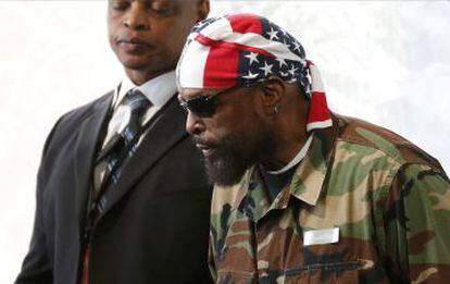 El actor Mr. T, a su llegada al funeral.