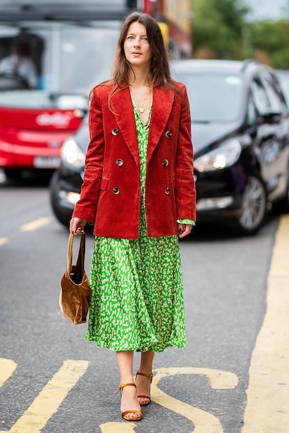 Rojo + verde

Uno de los combos más complicados de la lista. Es una de las parejas de colores complementarios más famosas, pero en raras ocasiones los utilizamos juntos en nuestros looks diarios. Solo apta para atrevidas.