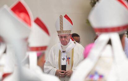 El papa Francisco oficia una misa multitudinaria en Lobito Campos, Iquique.