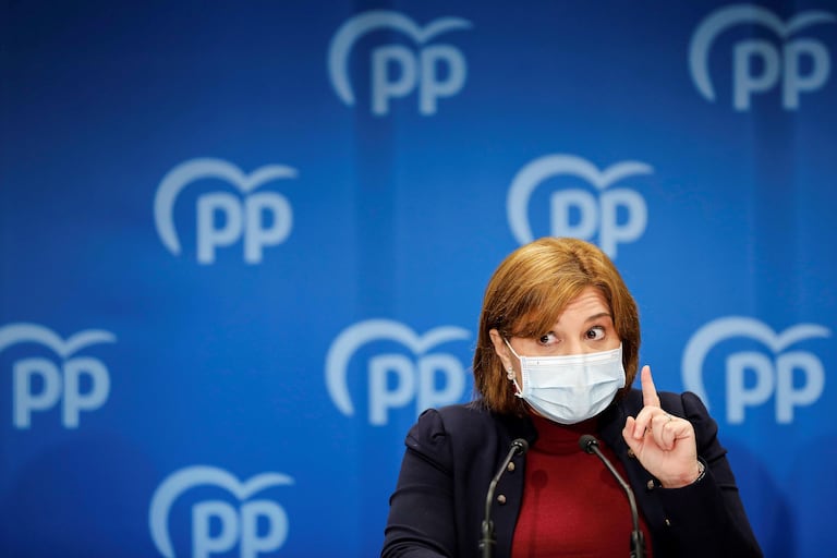 La presidenta del PPCV, Isabel Bonig, durante la rueda de prensa en la que ha valorado las nuevas propuestas fiscales en la Comunidad Valenciana.