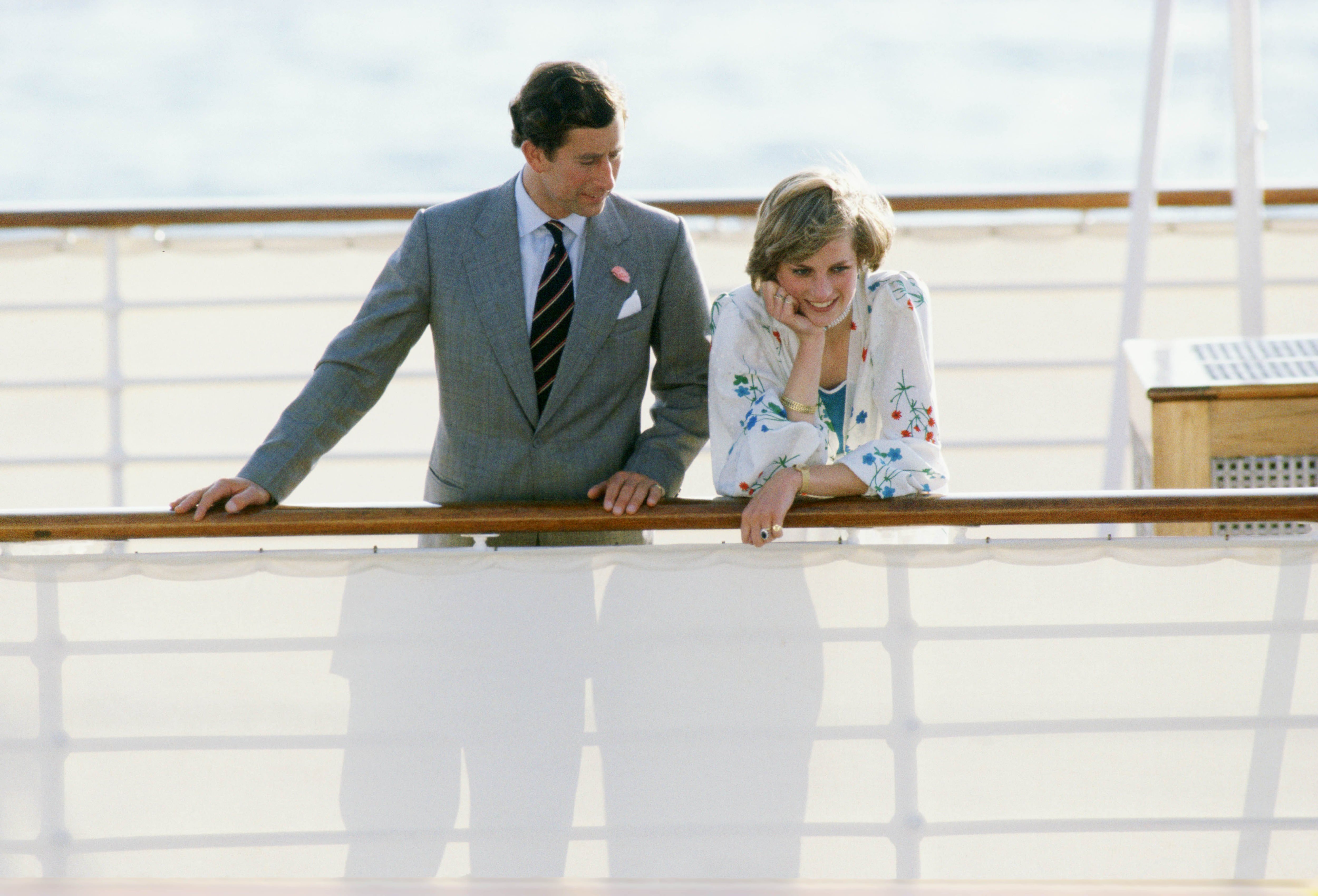 Los príncipes Carlos y Diana de Gales en su luna de miel a bordo del 'Britannia, el 1 de agosto de 1981.