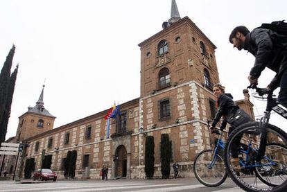 Fachada del colegio de Málaga, actual Facultad de Filosofía y Letras de la Universidad de Alcalá.