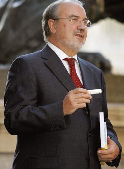 El vicepresidente segundo del Gobierno y ministro de Economía, Pedro Solbes, presenta en el Congreso el proyecto de Presupuestos Generales del Estado para 2008